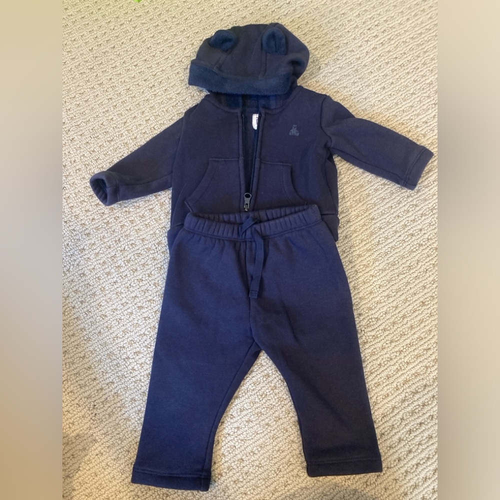 Gap sweatsuit 0-3months